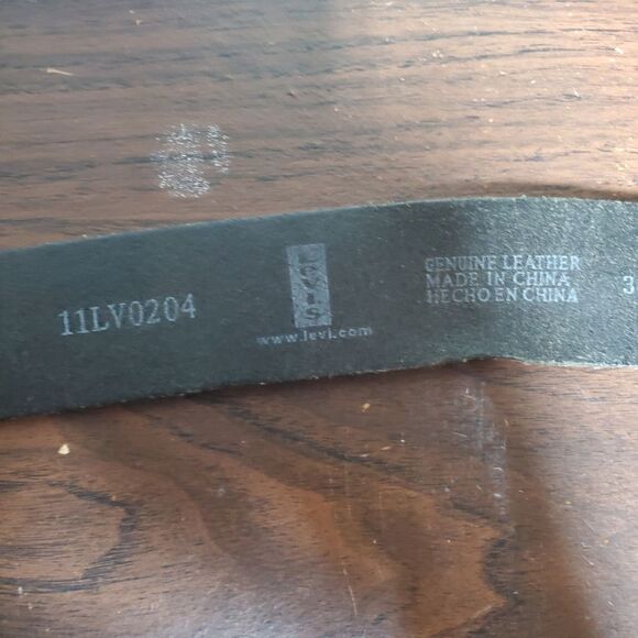 Levi's Genuine Leather Black Belt - Picture 4 of 5